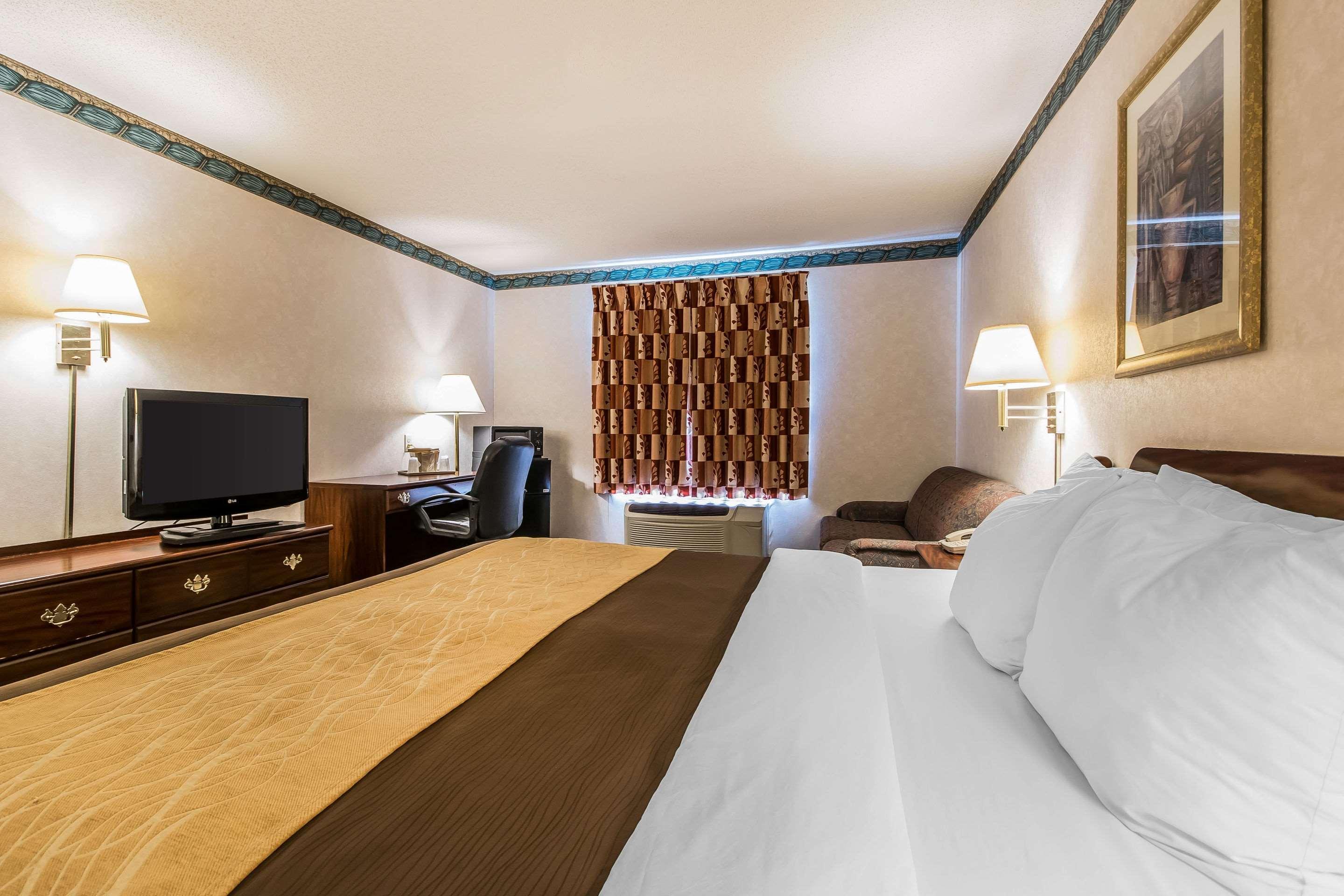 Quality Inn & Suites Stacer Bagian luar foto