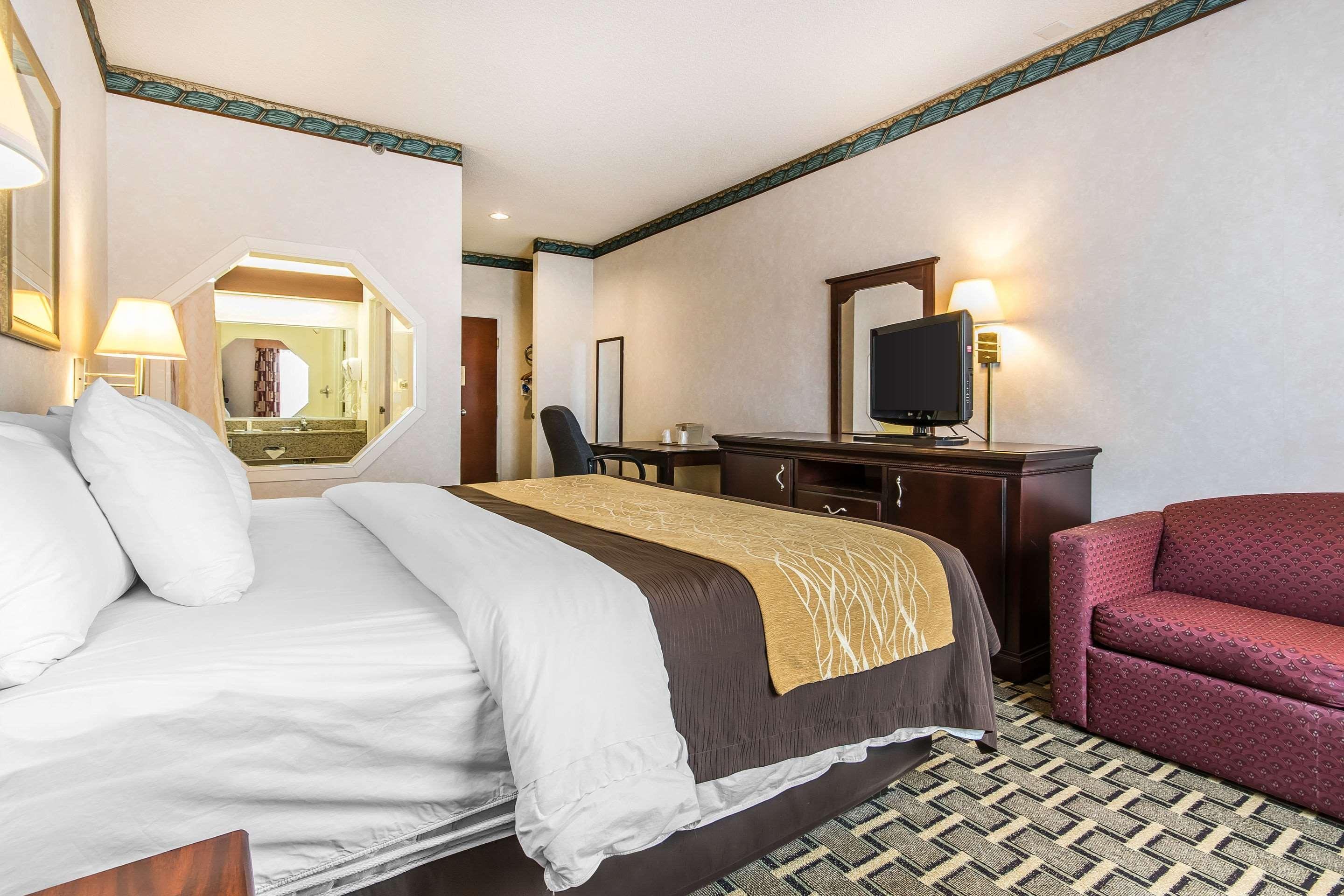 Quality Inn & Suites Stacer Bagian luar foto