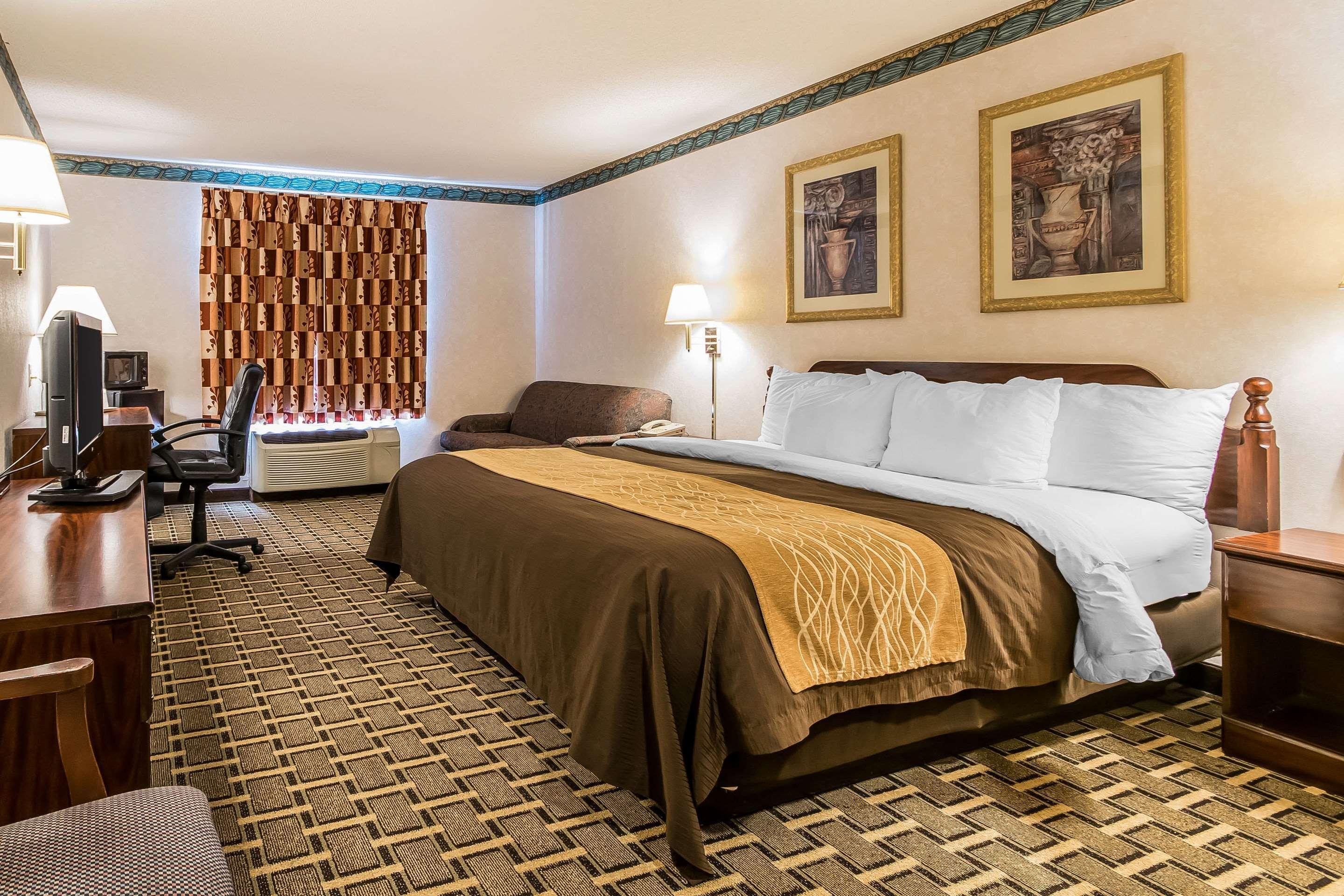 Quality Inn & Suites Stacer Bagian luar foto