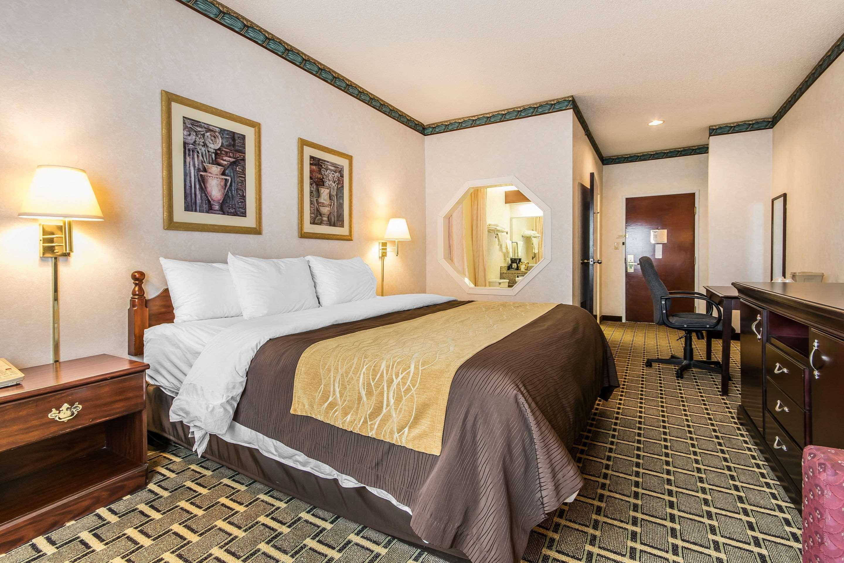Quality Inn & Suites Stacer Bagian luar foto