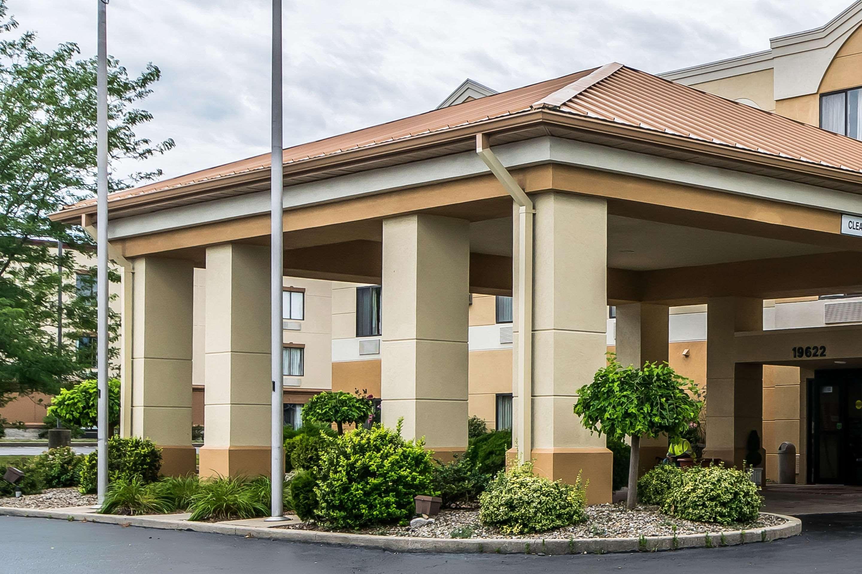 Quality Inn & Suites Stacer Bagian luar foto