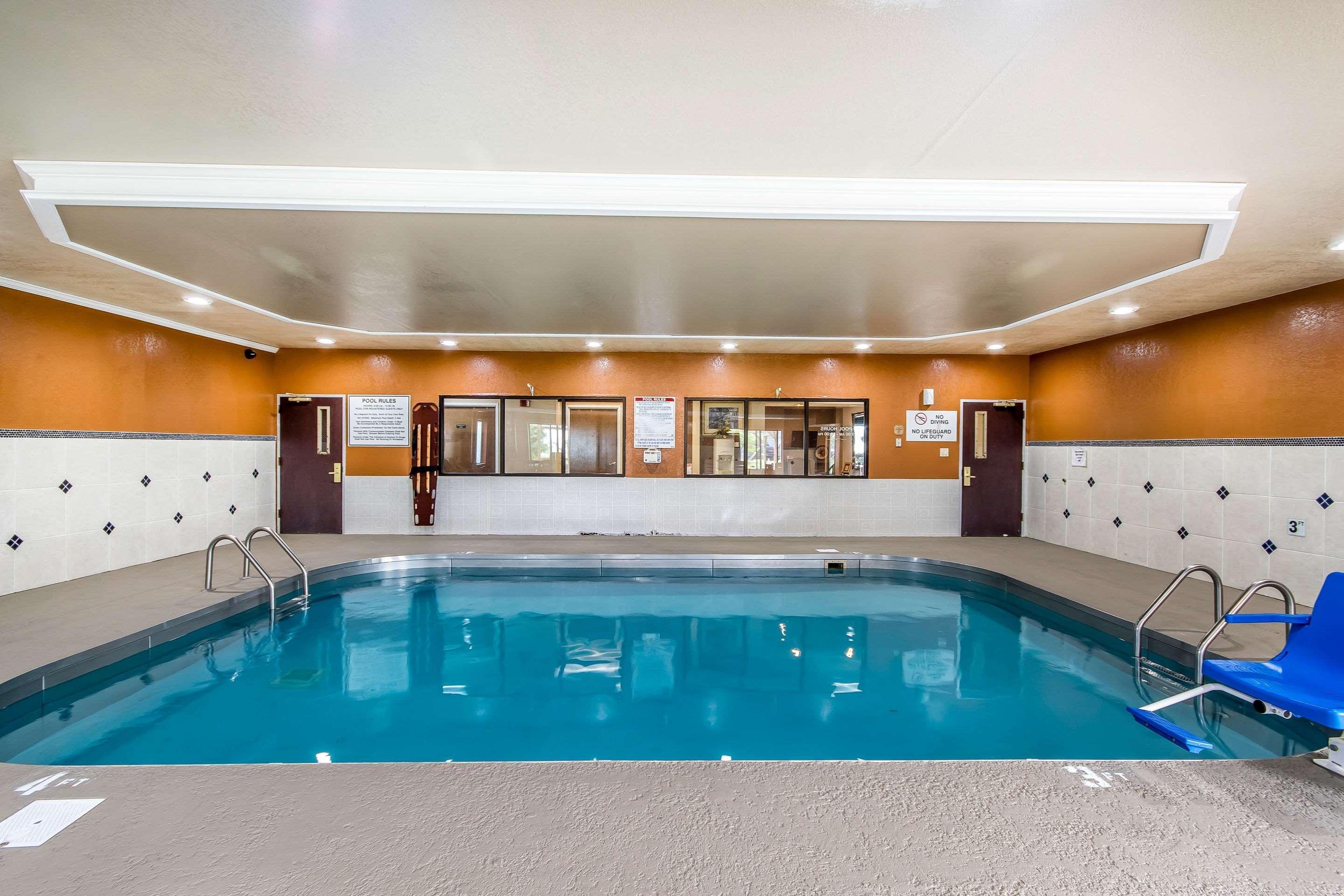 Quality Inn & Suites Stacer Bagian luar foto