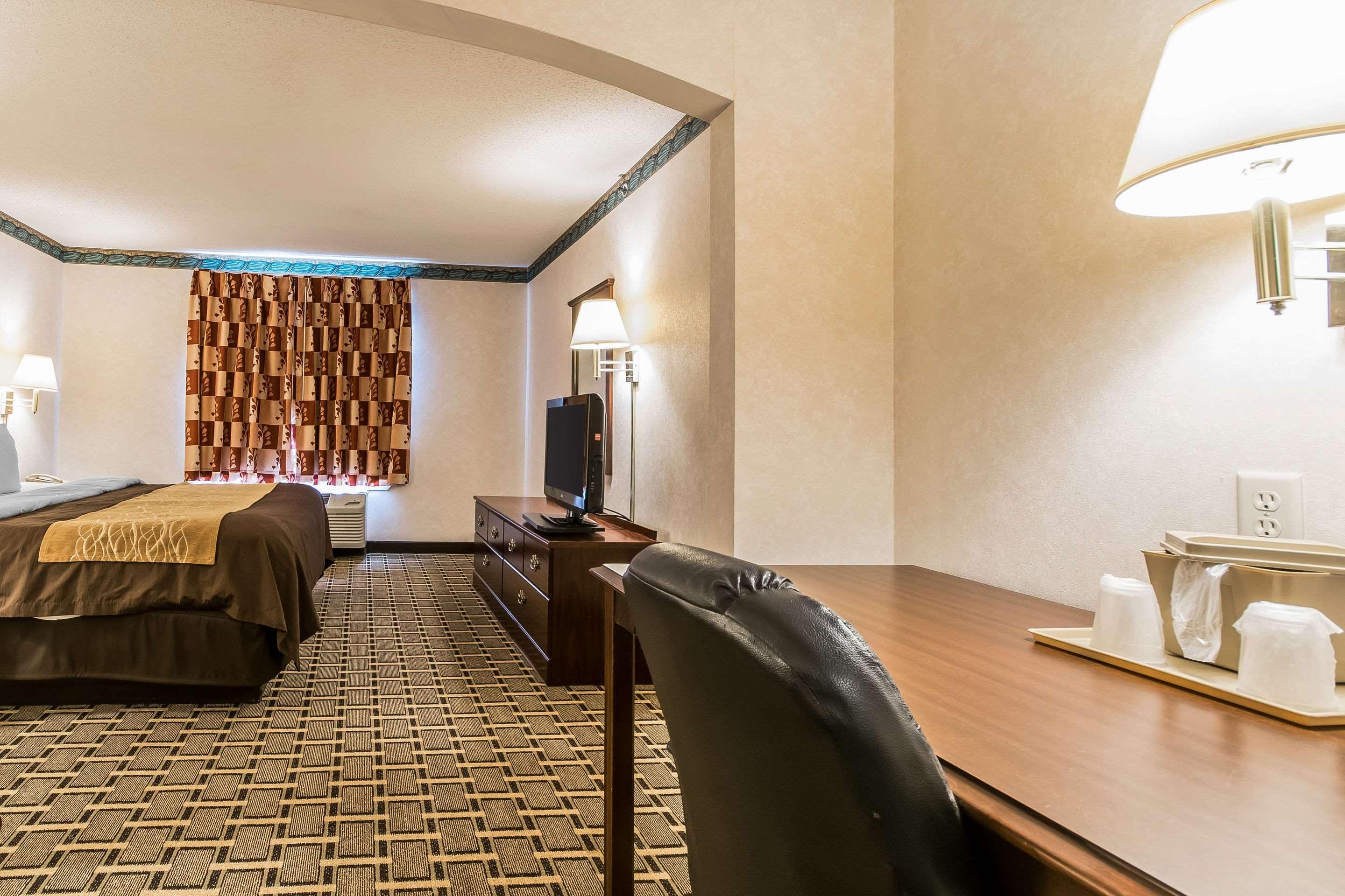 Quality Inn & Suites Stacer Bagian luar foto