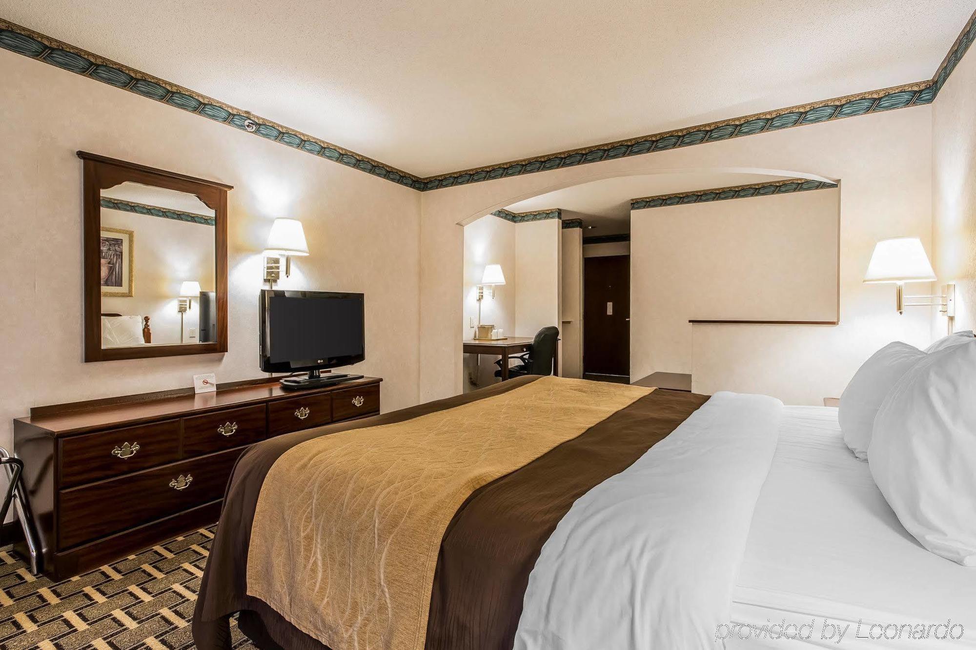 Quality Inn & Suites Stacer Bagian luar foto