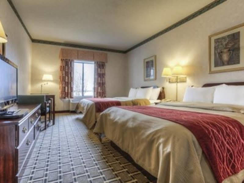 Quality Inn & Suites Stacer Bagian luar foto